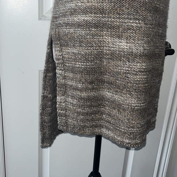 Massimo Dutti Italian Yarn Gray Mock Turtleneck Vest Size Medium Sleeveless - Picture 2 of 8